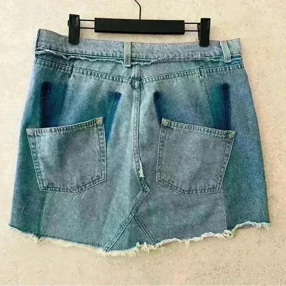 REFORMATION JIGSAW TWO TONED DECONSTRUCTED DENIM MINI SKIRT - Picture 2 of 7
